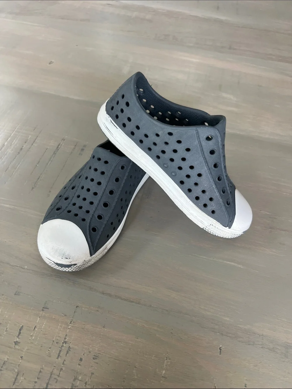Kids Slip-On Water Shoe. Toddler Size 8.5 - 9.